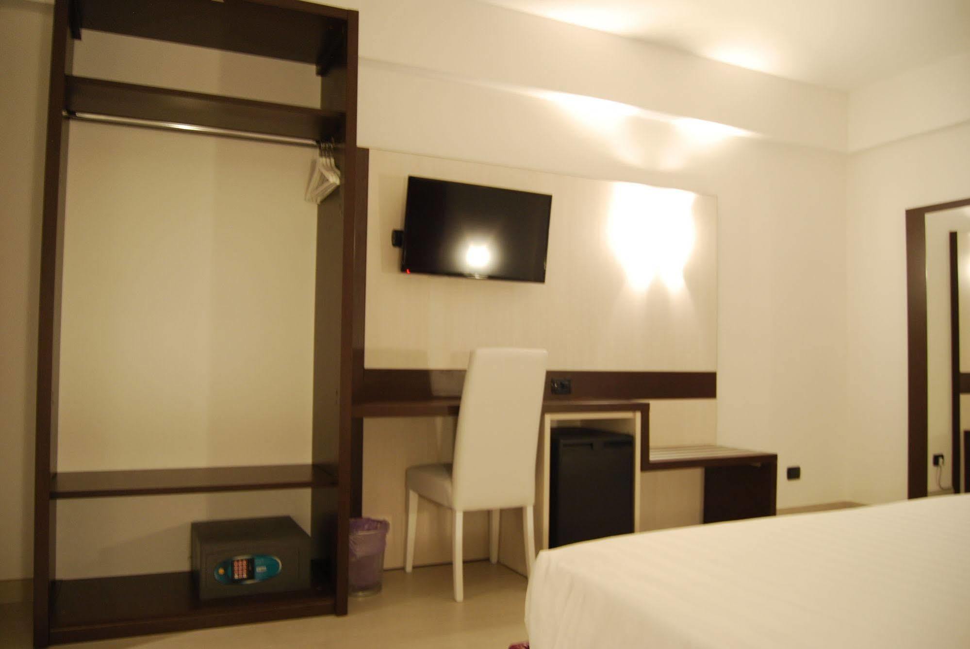 Maestrale Resort Hotel - Γκροσέτο Εξωτερικό φωτογραφία